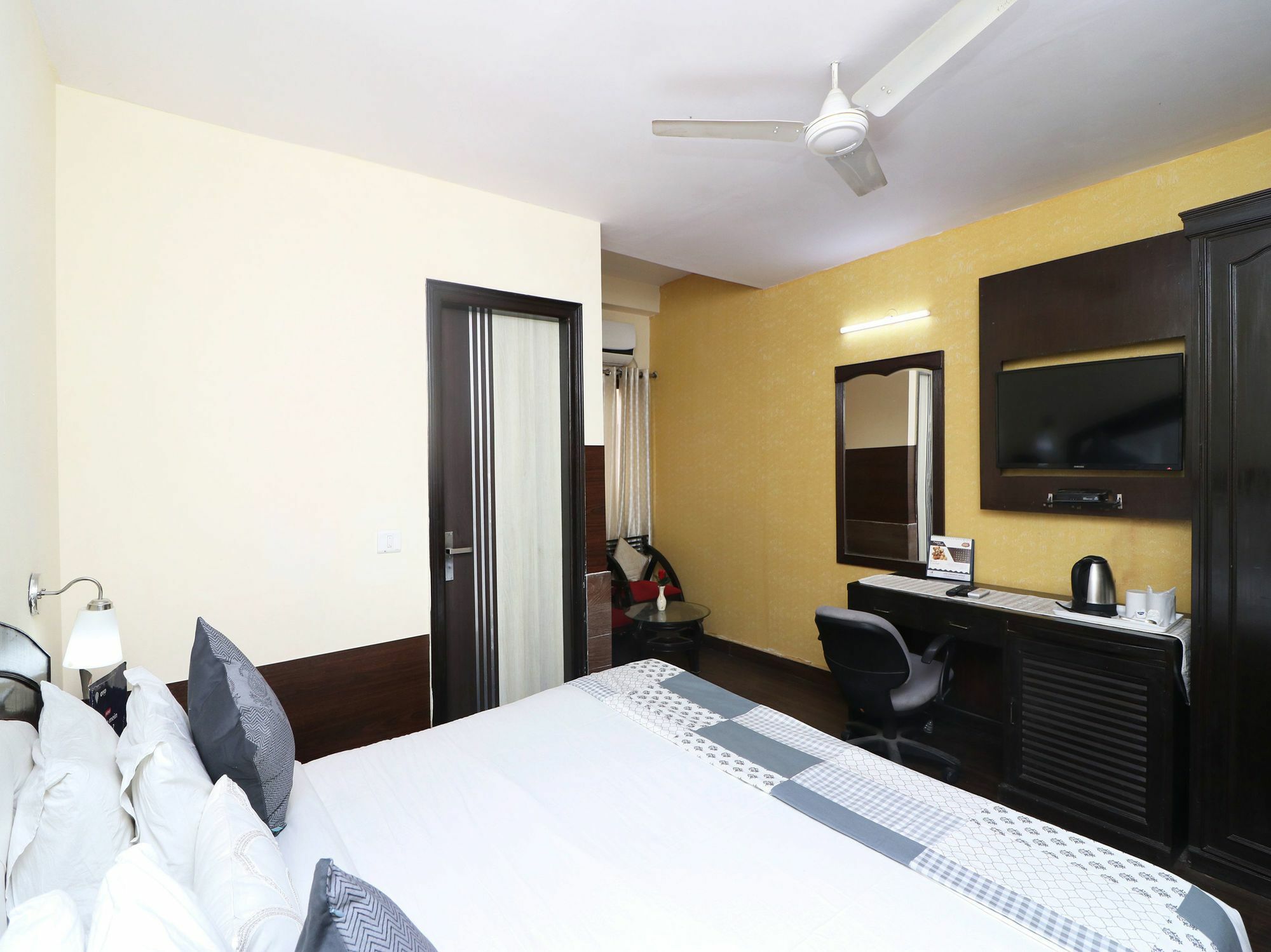 فندق Oyo 13451 Star Corporate Avenue نيودلهي المظهر الخارجي الصورة